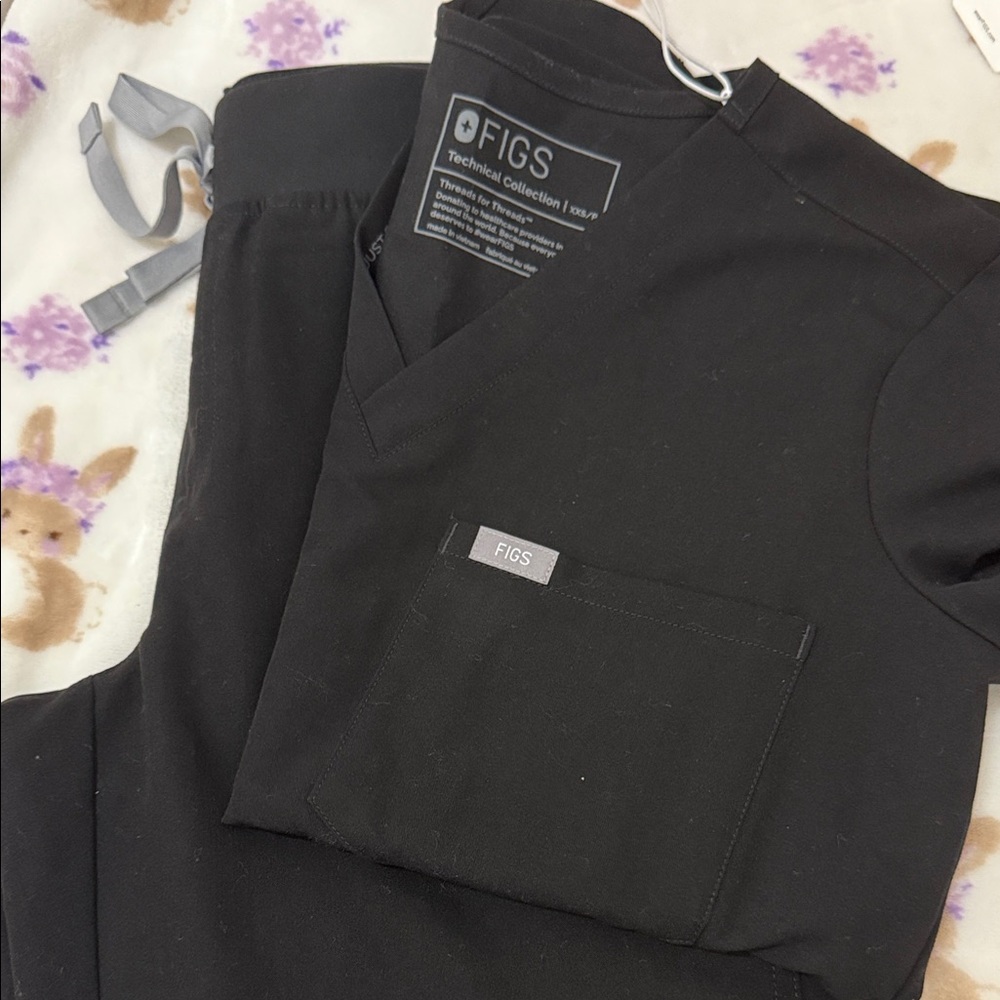 FIGS Black V-Neck Medical Scrub Top